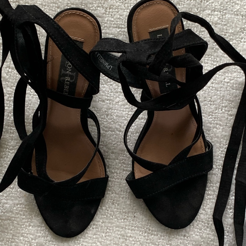 Black tie up velour heels - Picture 1 of 5